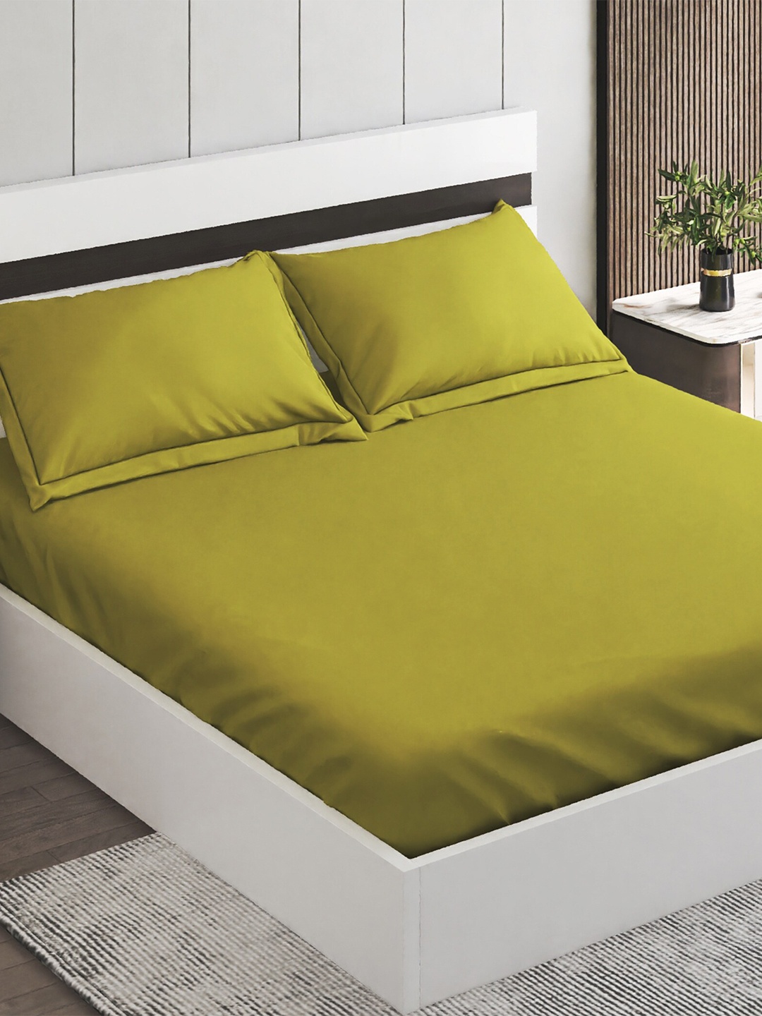 

Home Centre Colour Refresh Green 144 TC Cotton King Bedsheet & 2 Pillow Covers