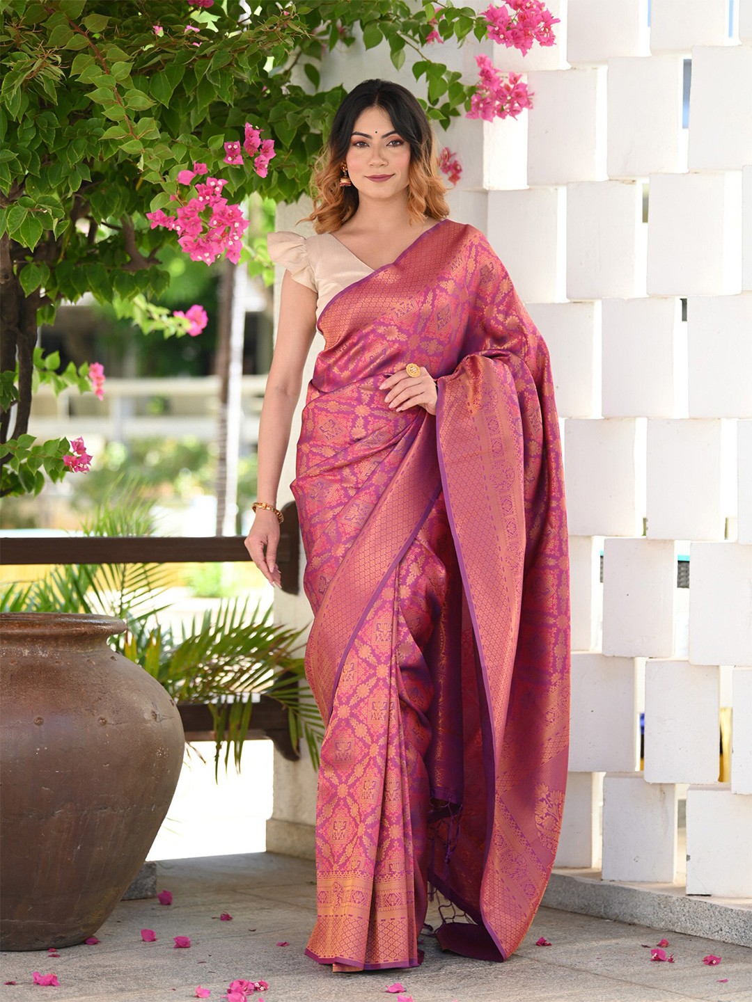 

BEATITUDE Ethnic Woven Design Zari Banarasi Saree, Purple