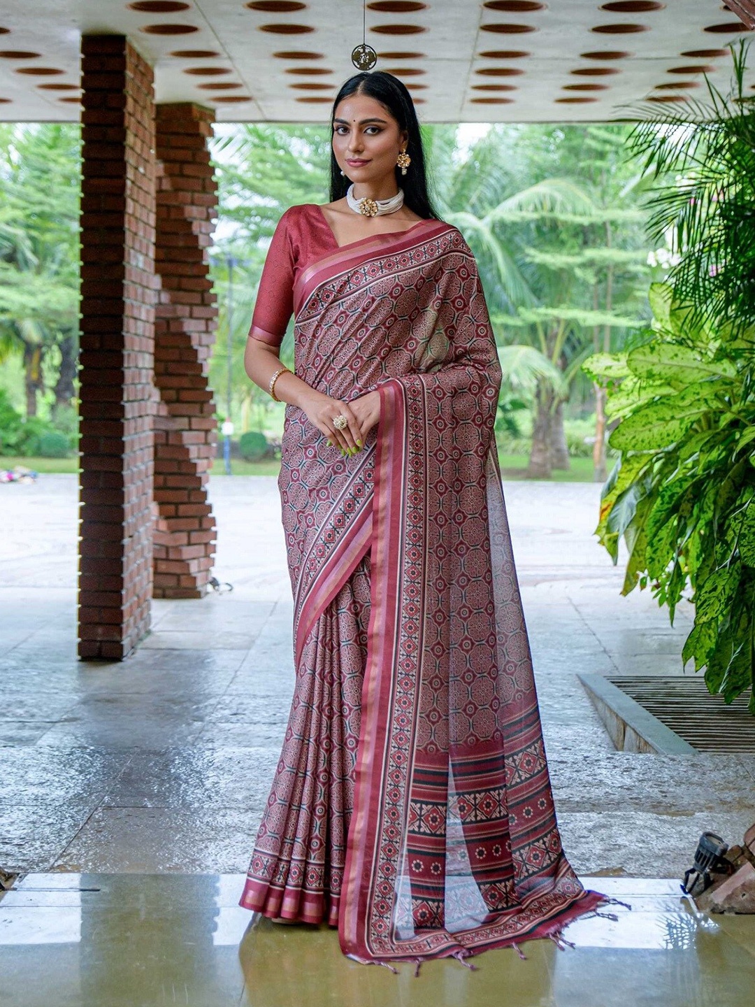 

Mitera Peach-Coloured & Grey Ethnic Motifs Printed Zari Tussar Saree