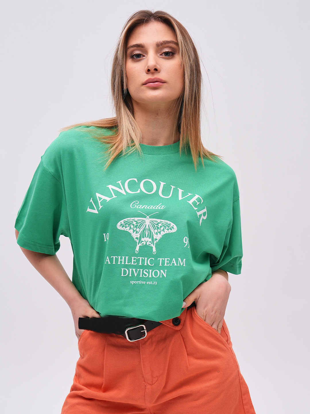 

PRET A TUER Typography Printed Drop Shoulder Sleeves Pure Cotton Loose Fit T-shirt, Green