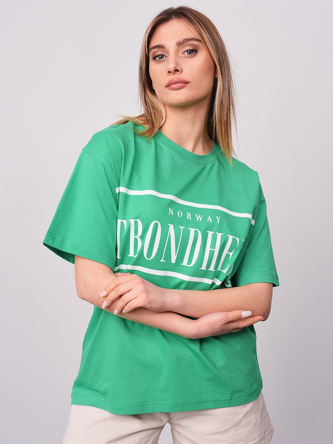 

PRET A TUER Typography Printed Drop Shoulder Sleeves Pure Cotton Oversized T-shirt, Green