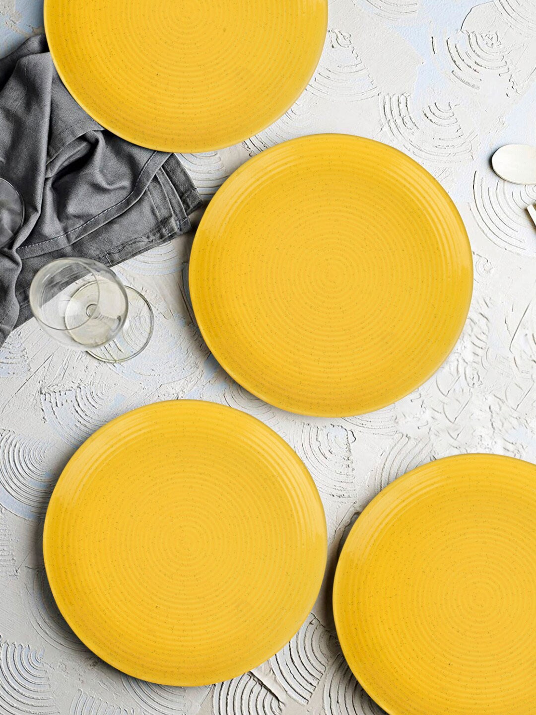 StyleMyWay Yellow 4 Pieces Textured Ceramic Glossy Plates