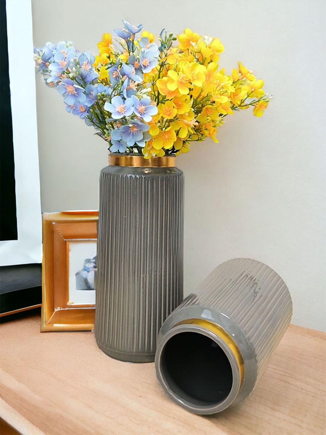 

Art Street Grey 2 Pieces Textured Ceramic Flower Vases