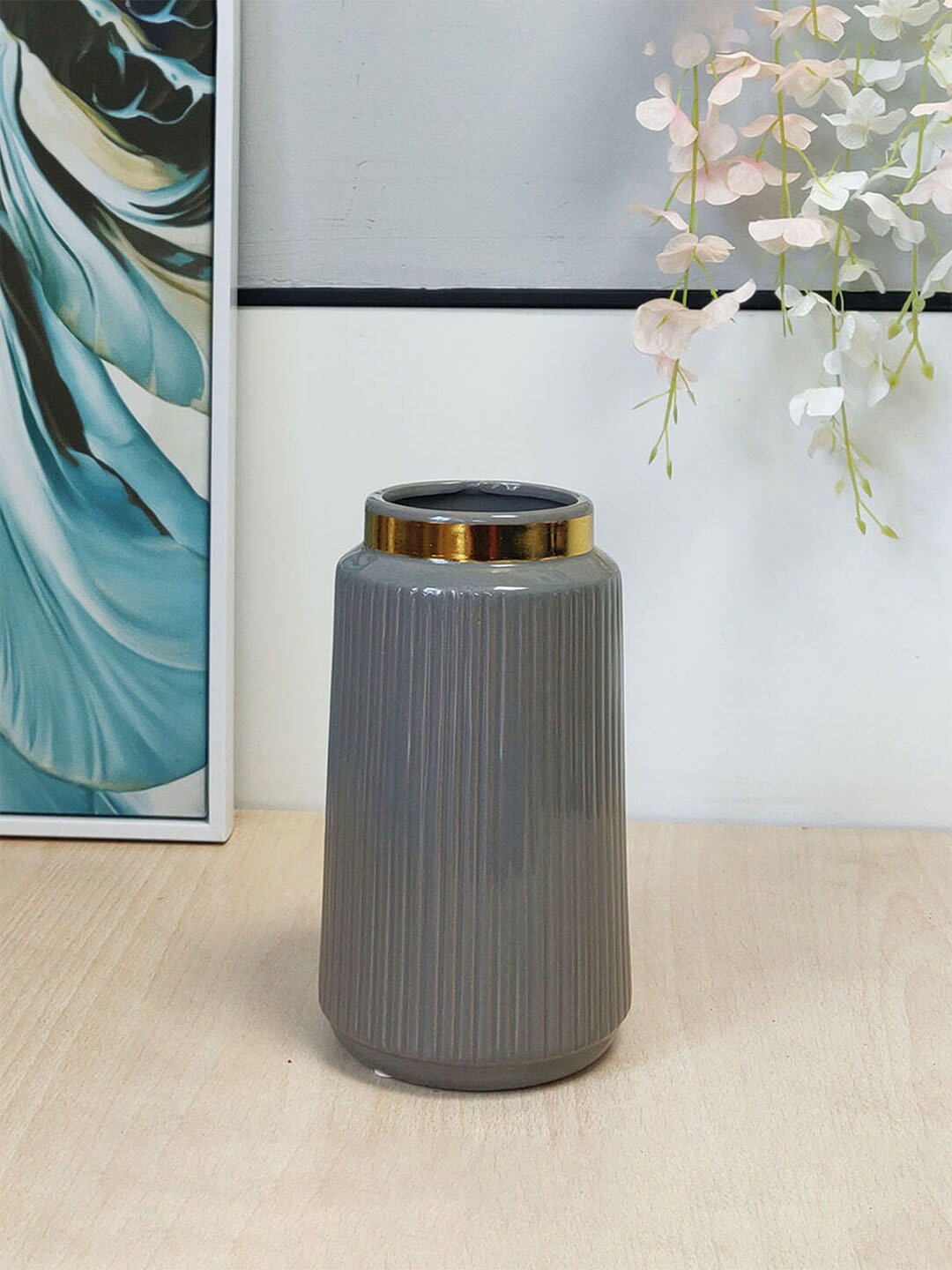

Art Street Grey Textured Ceramic Flower Vase