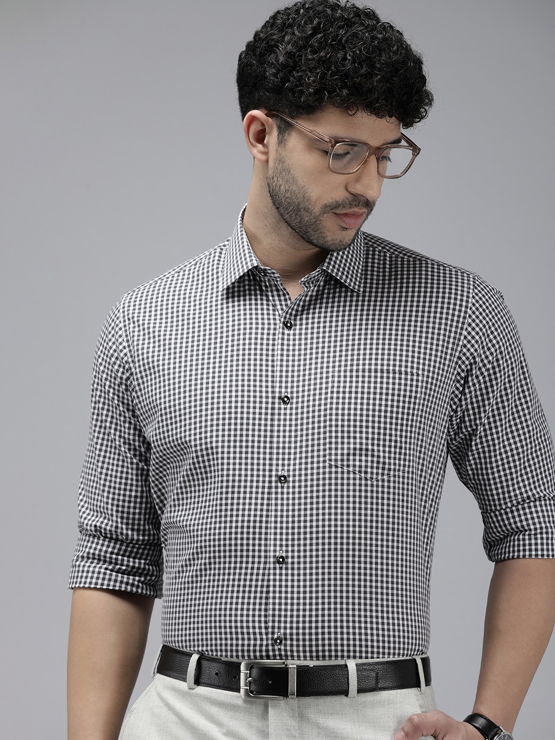 

Van Heusen Men Pure Cotton Custom Fit Micro Checks Formal Shirt, Black