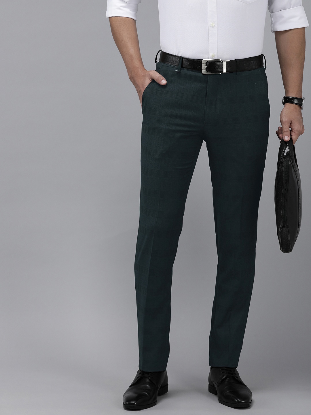 

Van Heusen Men Checked Slim Fit Trousers, Olive