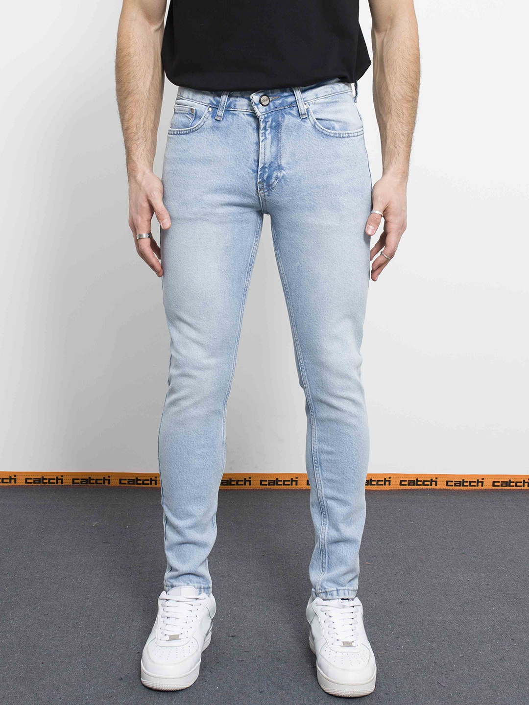 

catch Men Slim Fit Light Fade Stretchable Jeans, Blue