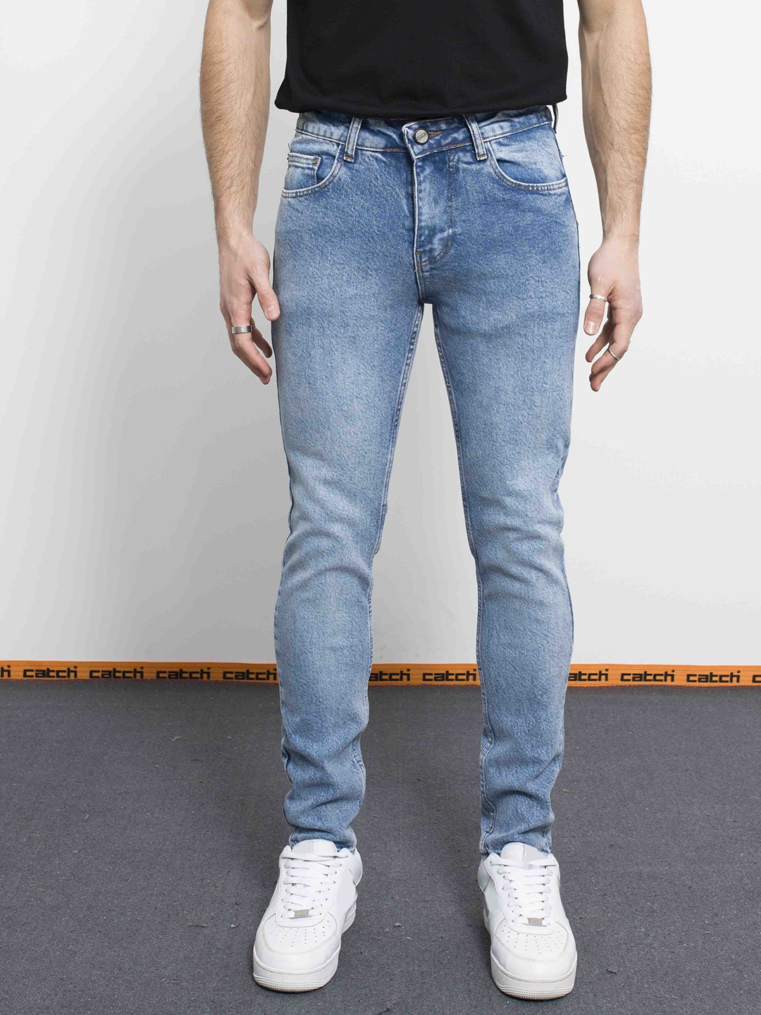 

catch Men Slim Fit Light Fade Stretchable Jeans, Blue