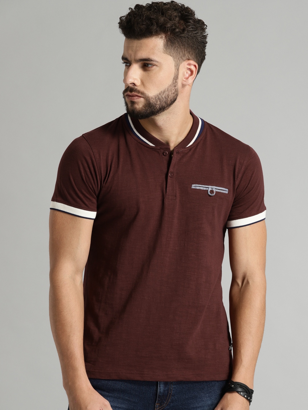 

Roadster Men Maroon Solid Mandarin Collar T-shirt