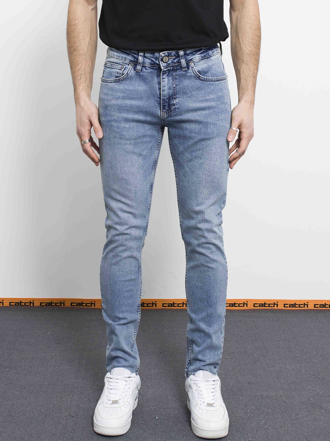 

catch Men Slim Fit Light Fade Stretchable Jeans, Blue