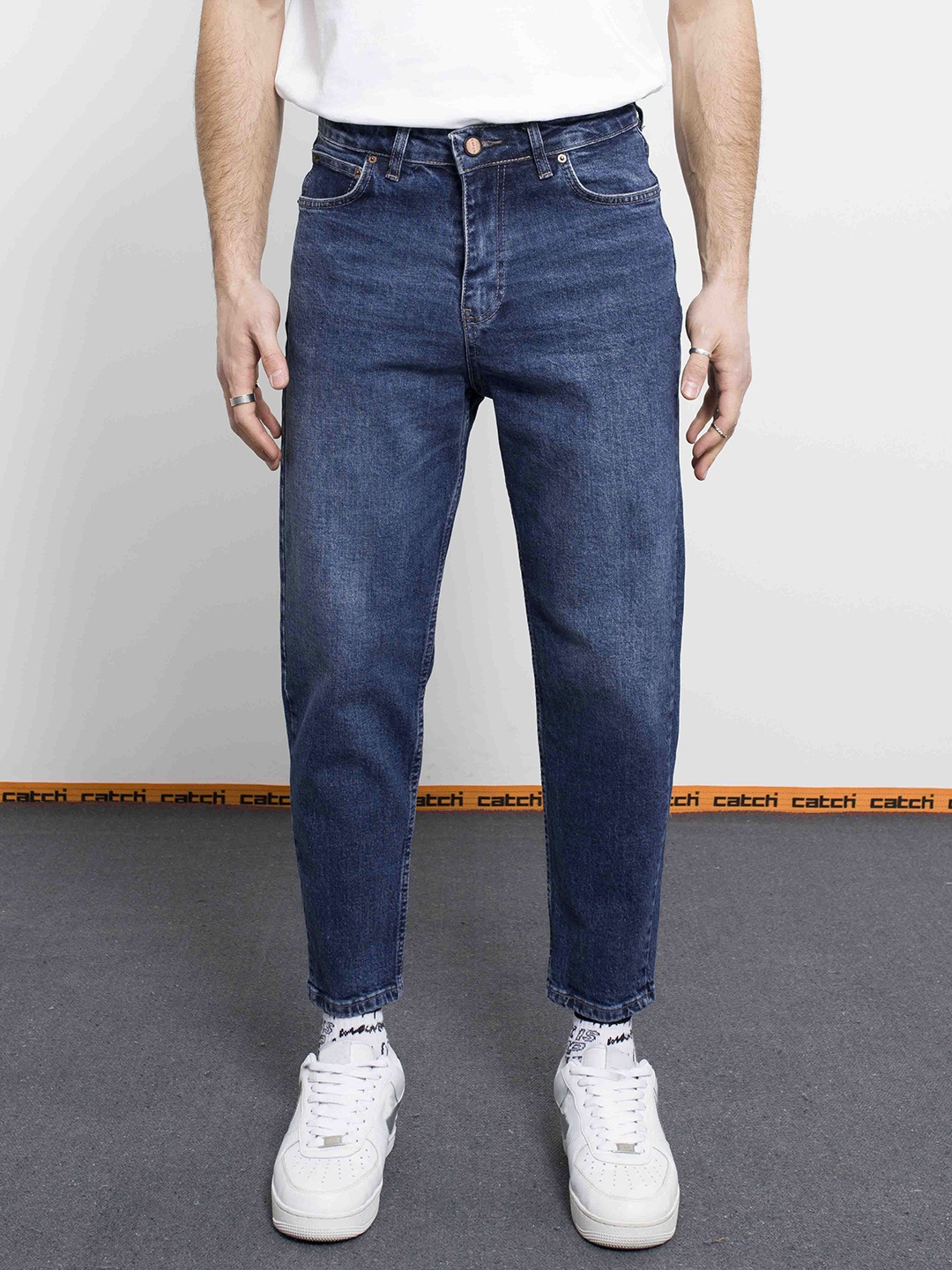 

catch Men Tapered Fit Light Fade Jeans, Navy blue