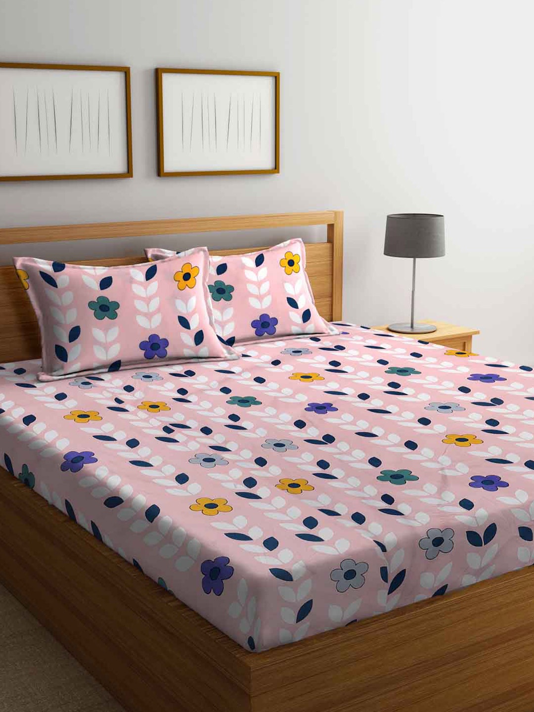 

FABINALIV Pink & Blue Floral Print 300 TC Fitted Super King Bedsheet & 2 Pillow Covers