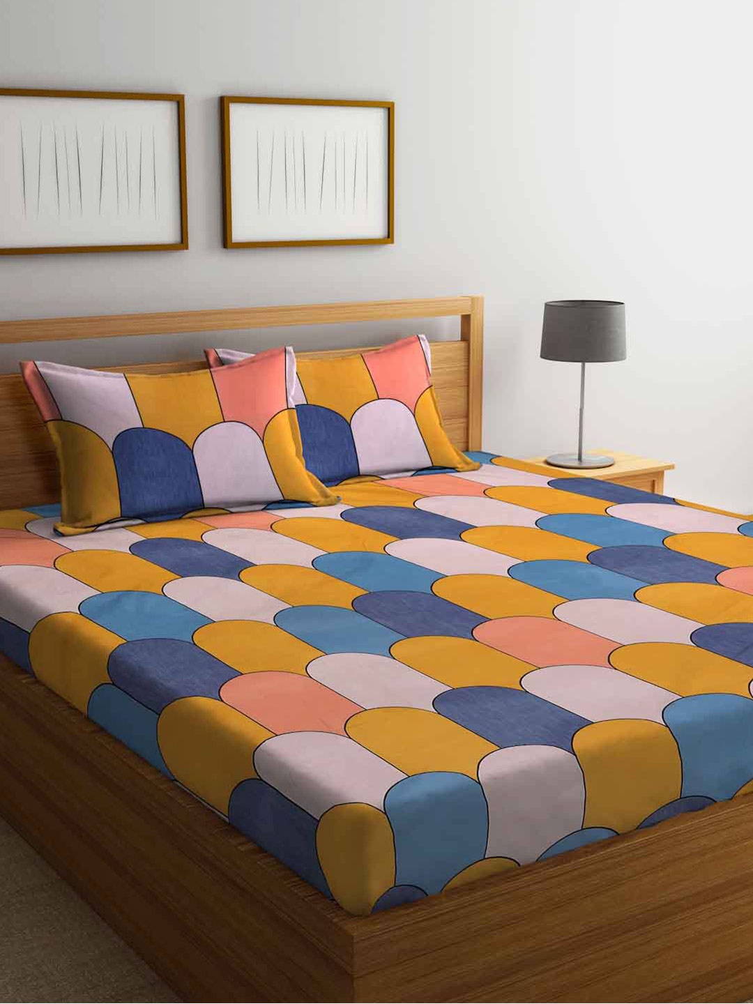 

FABINALIV Orange & Blue Geometric 300 TC Fitted Super King Bedsheet With 2 Pillow Covers