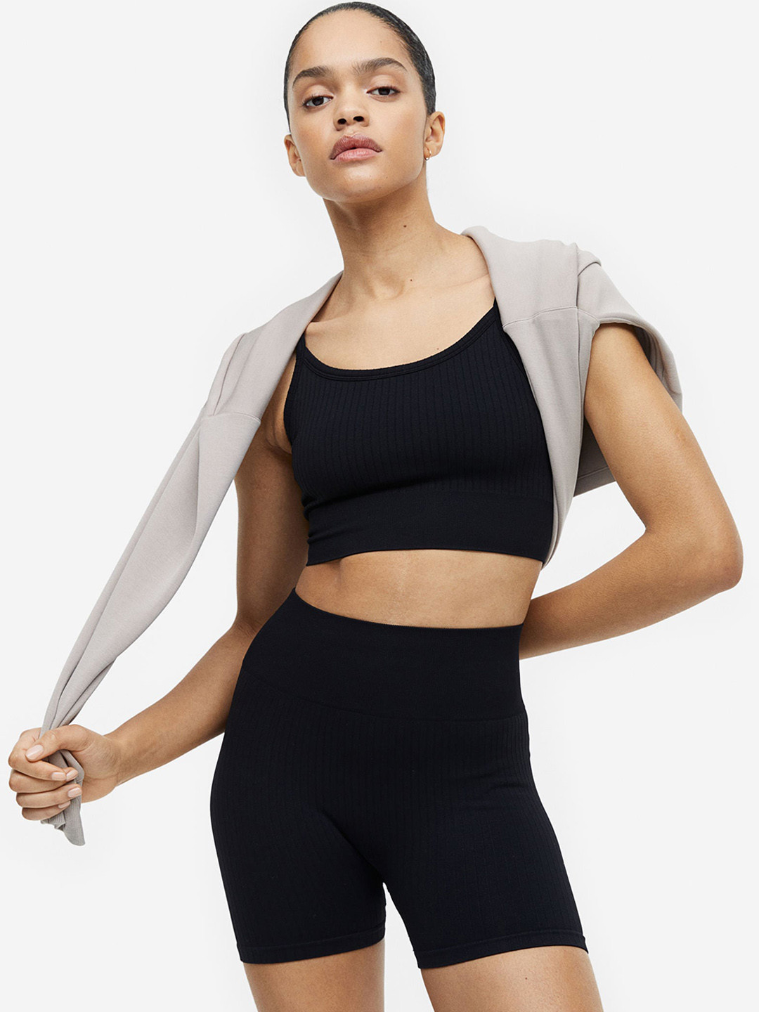 

H&M Women DryMove Seamless Hotpants, Black