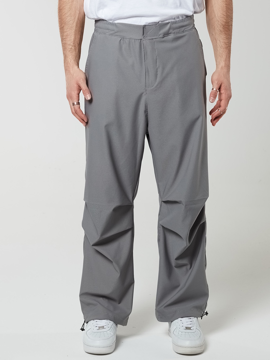 

catch Men Loose Anti Fit Trousers, Grey