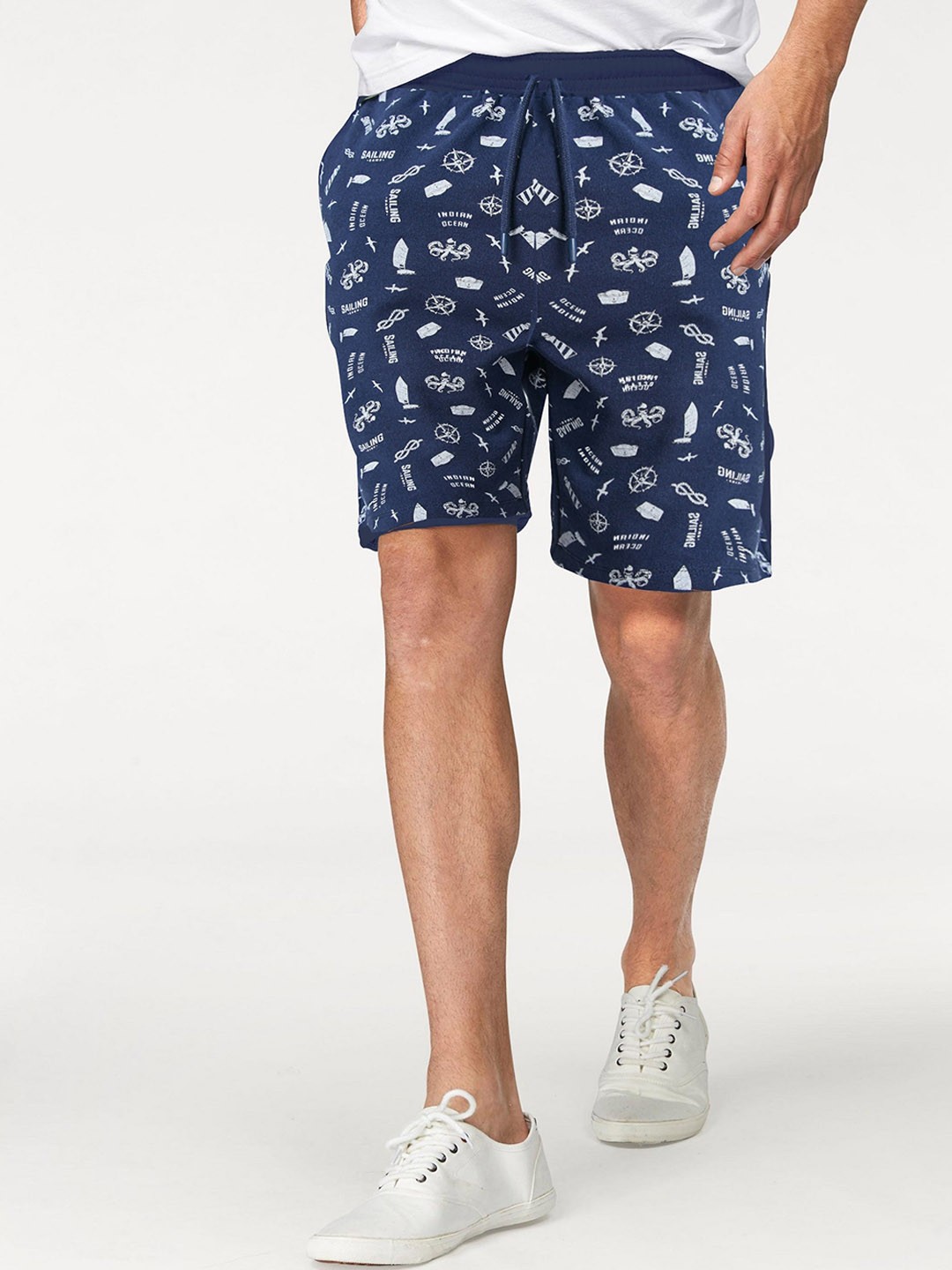 

TRIPR Men Conversational Printed Mid-Rise Shorts, Navy blue