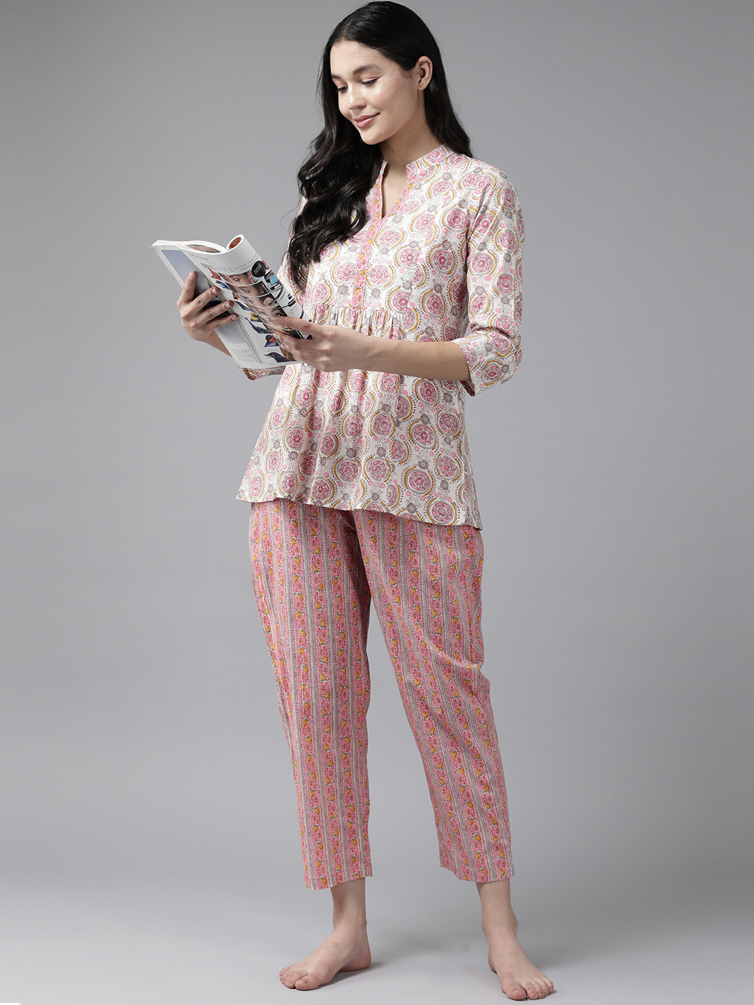 

Prakrti Women Floral Printed Cotton Night suit, Off white