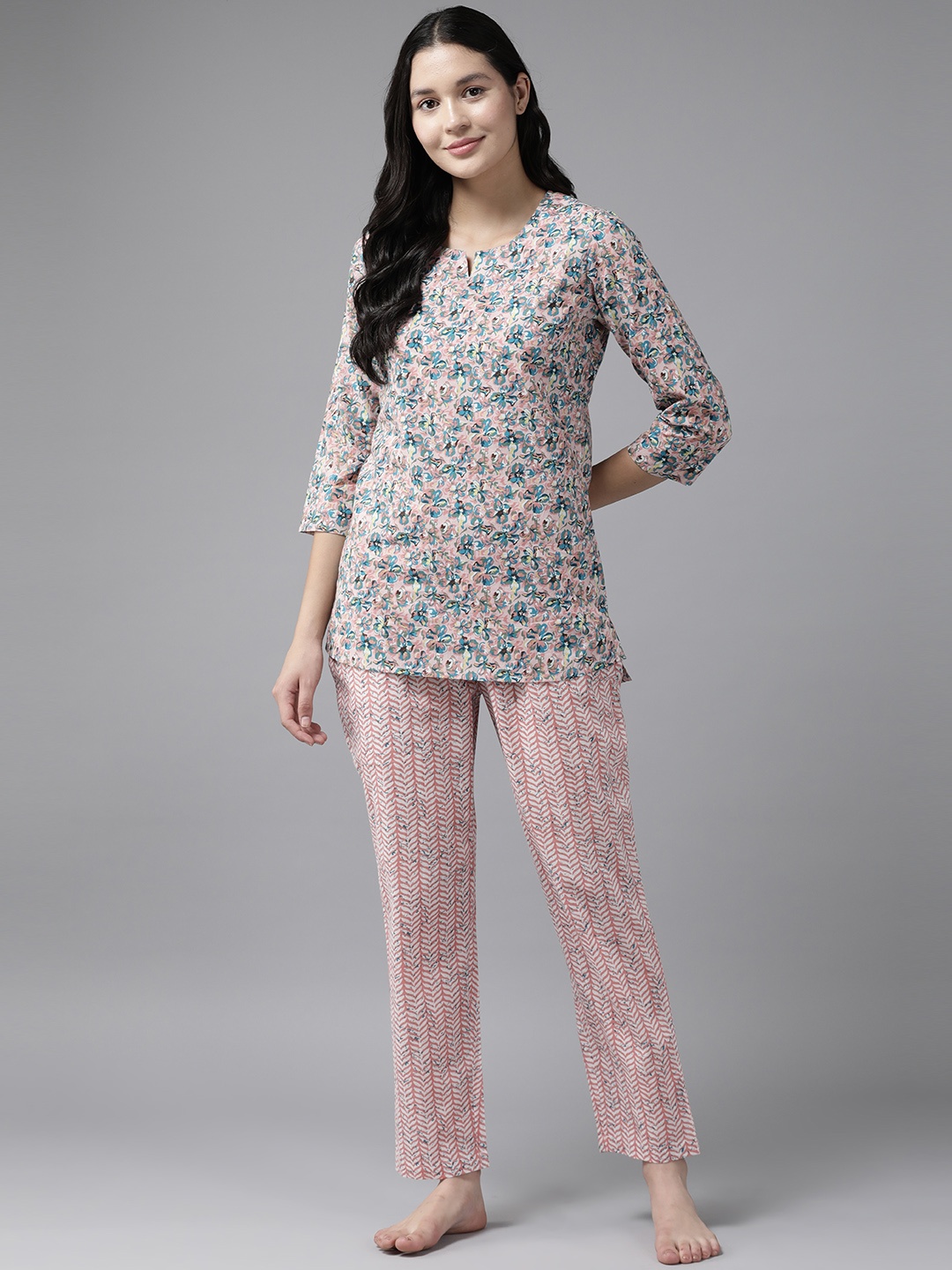 

Prakrti Women Floral Printed Cotton Night suit, Pink