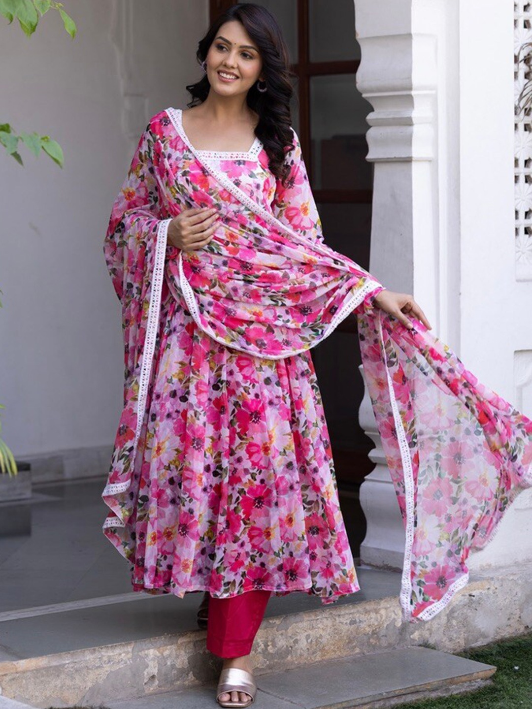 

OneWe Floral Printed Square Neck A-Line Kurta With Palazzos & Dupatta, Pink