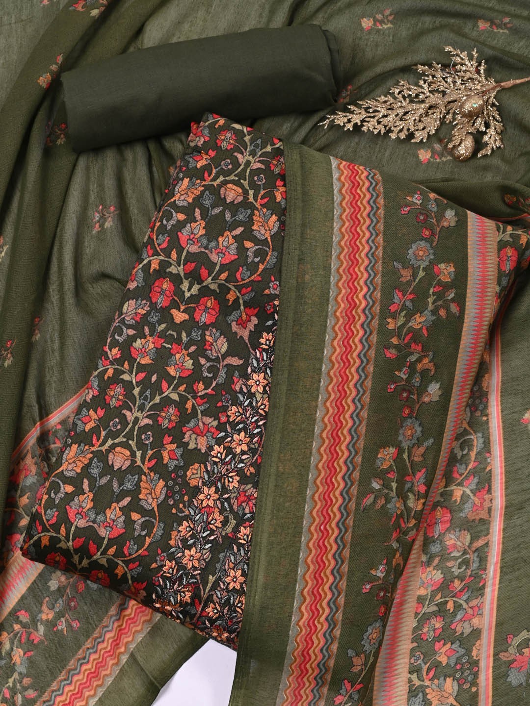 

Meena Bazaar Printed Unstitched Dress Material, Green