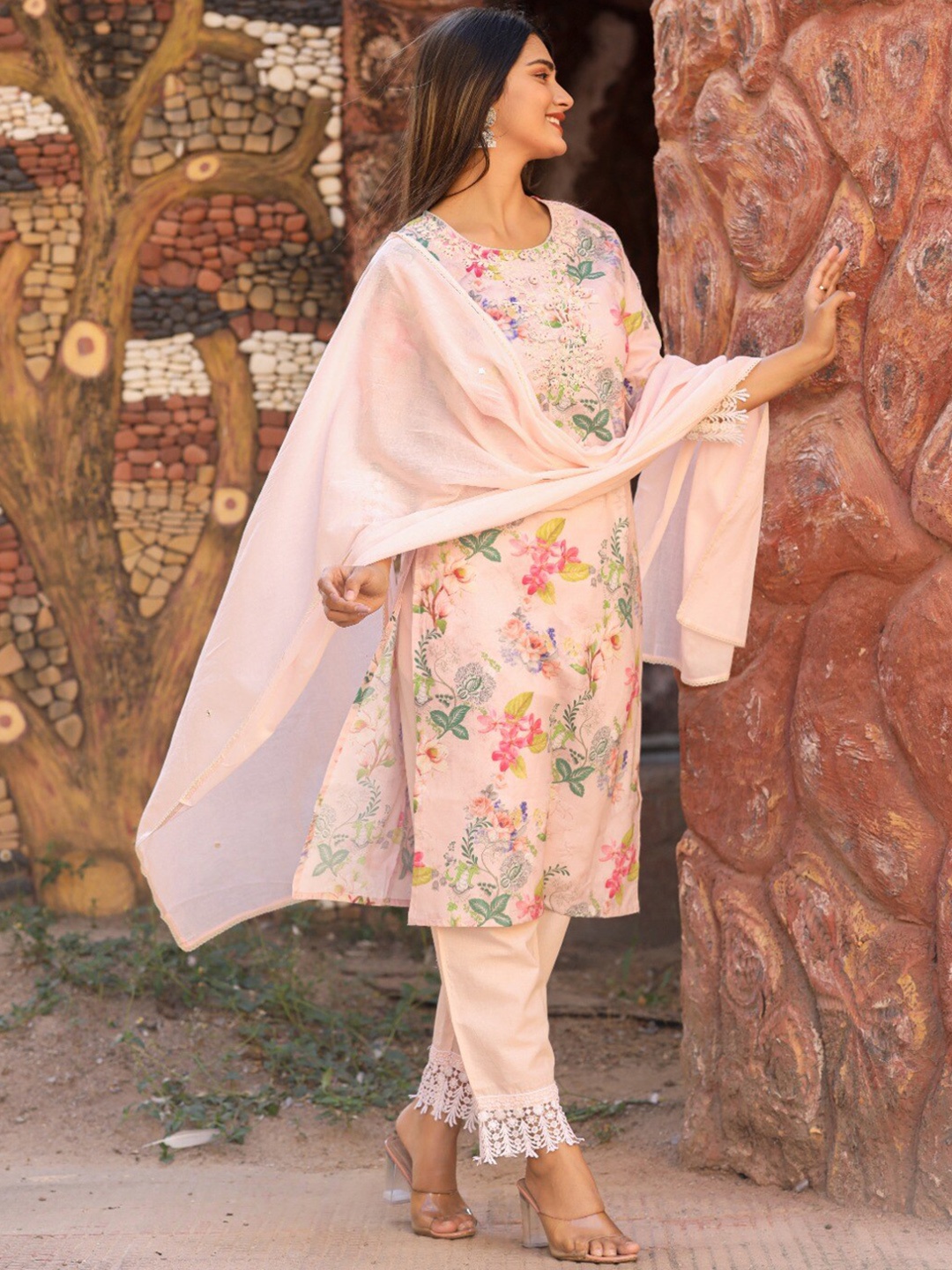 

Hatheli Floral Printed Thread Work Pure Cotton Kurta with Trousers & Dupatta, Pink