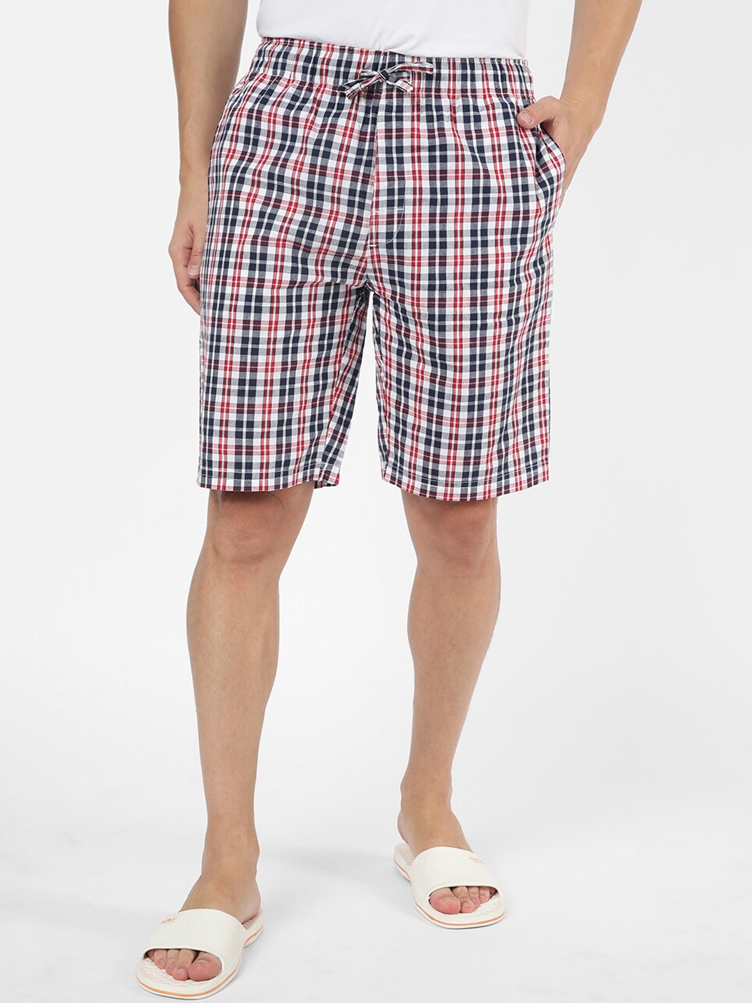 

R&B Men Mid-Rise Checked Casual Cotton Shorts, Red