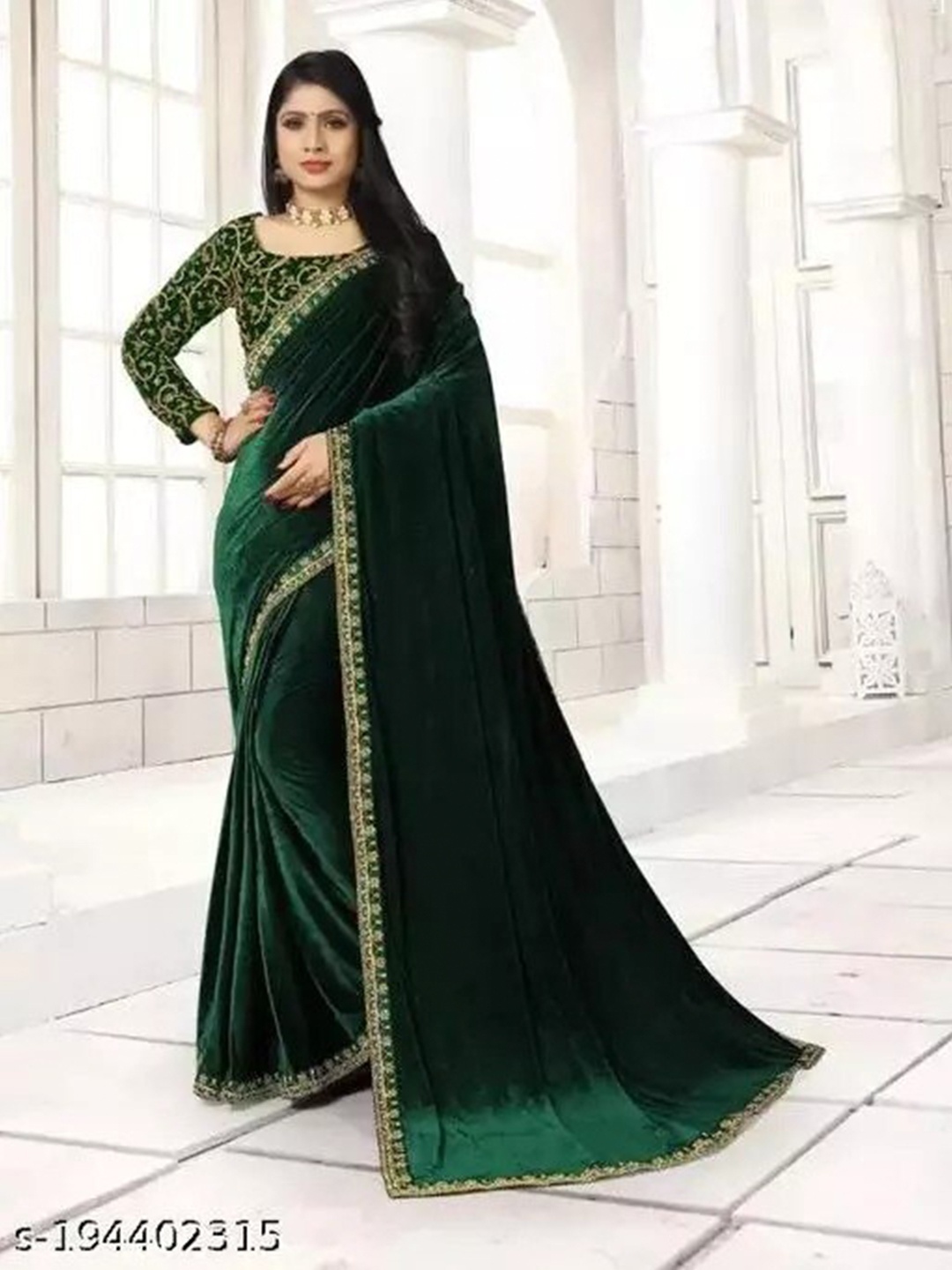 

KALINI Embroidered Bordered Saree, Green
