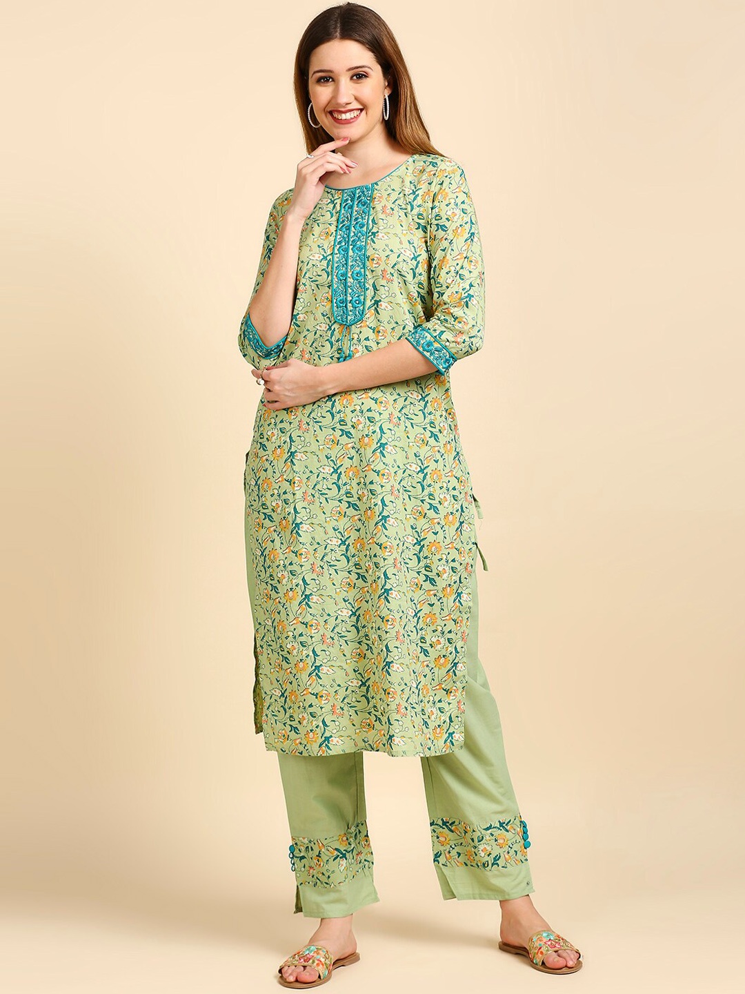 

Anubhutee Floral Printed Thread Work Pure Cotton Kurta with Trousers, Green