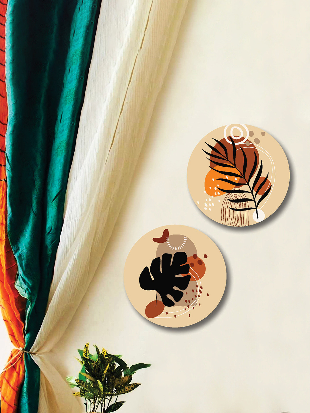

SAF Beige & Black 2 Pieces Tropical Leaves Round Shape Framed Painting Wall Art