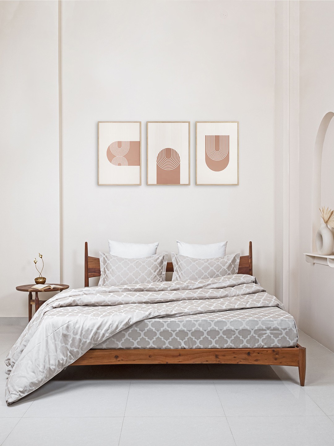 

Clasiko Grey Checked 400TC Cotton King Size Duvet Cover With 2 Pillow Covers