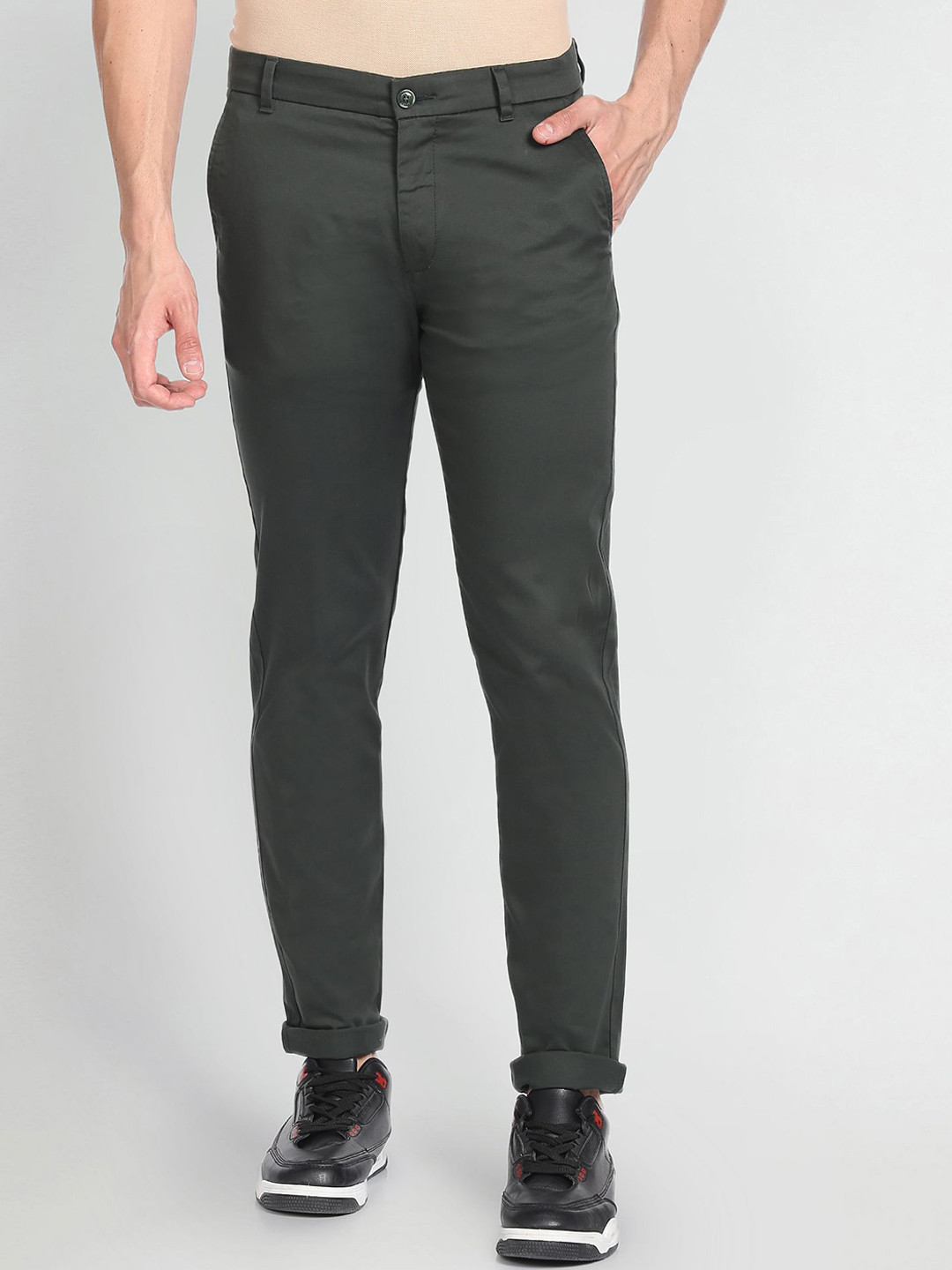 

Arrow Sport Men Skinny Fit Low-Rise Stretchable Auto Flex Solid Casual Trousers, Green
