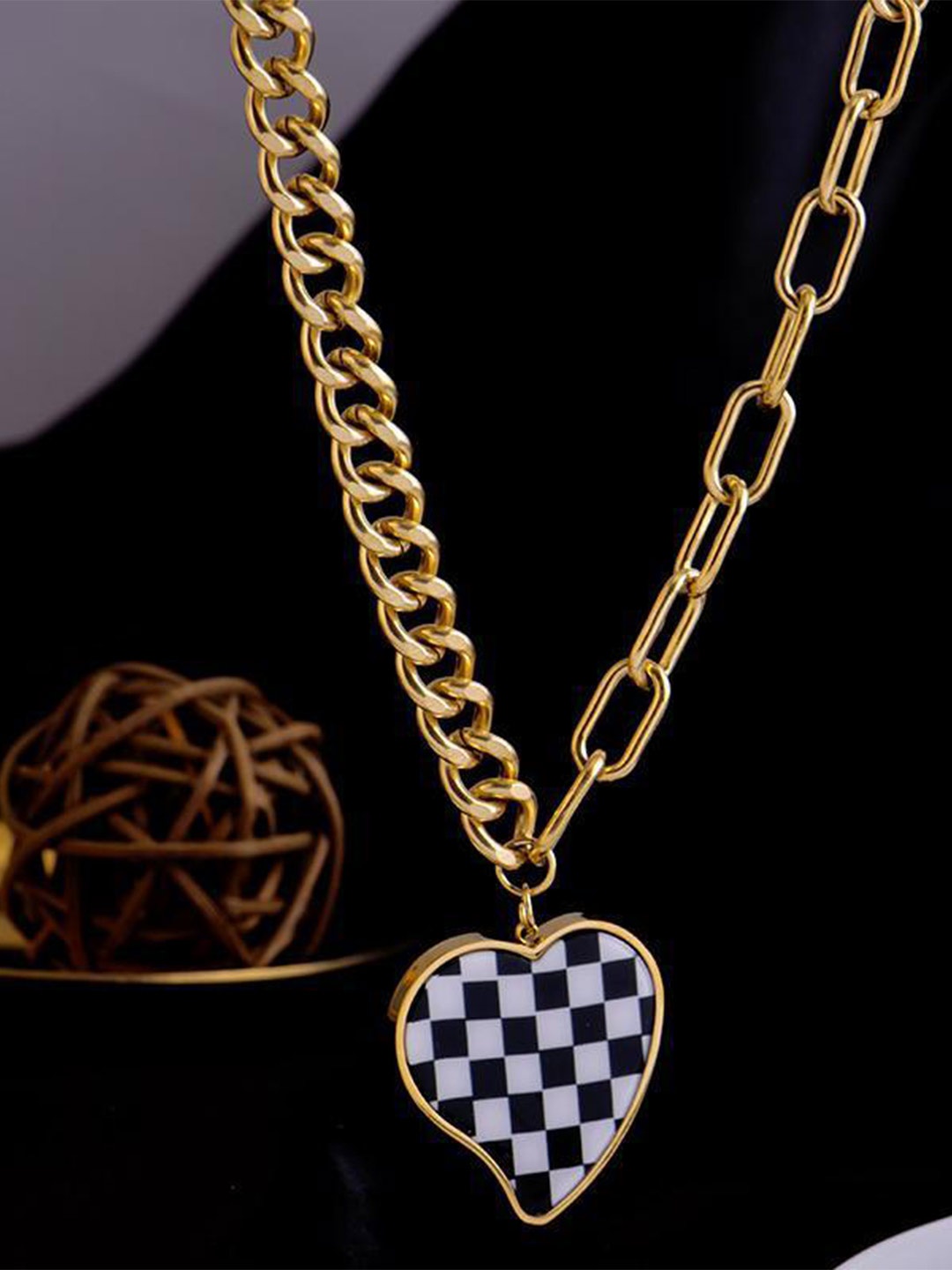 

VIEN Gold-Plated Choker Heart Necklace
