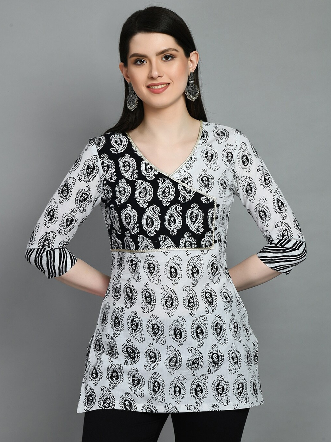 

MEESAN Paisley Printed Cotton Angrakha Kurti, White