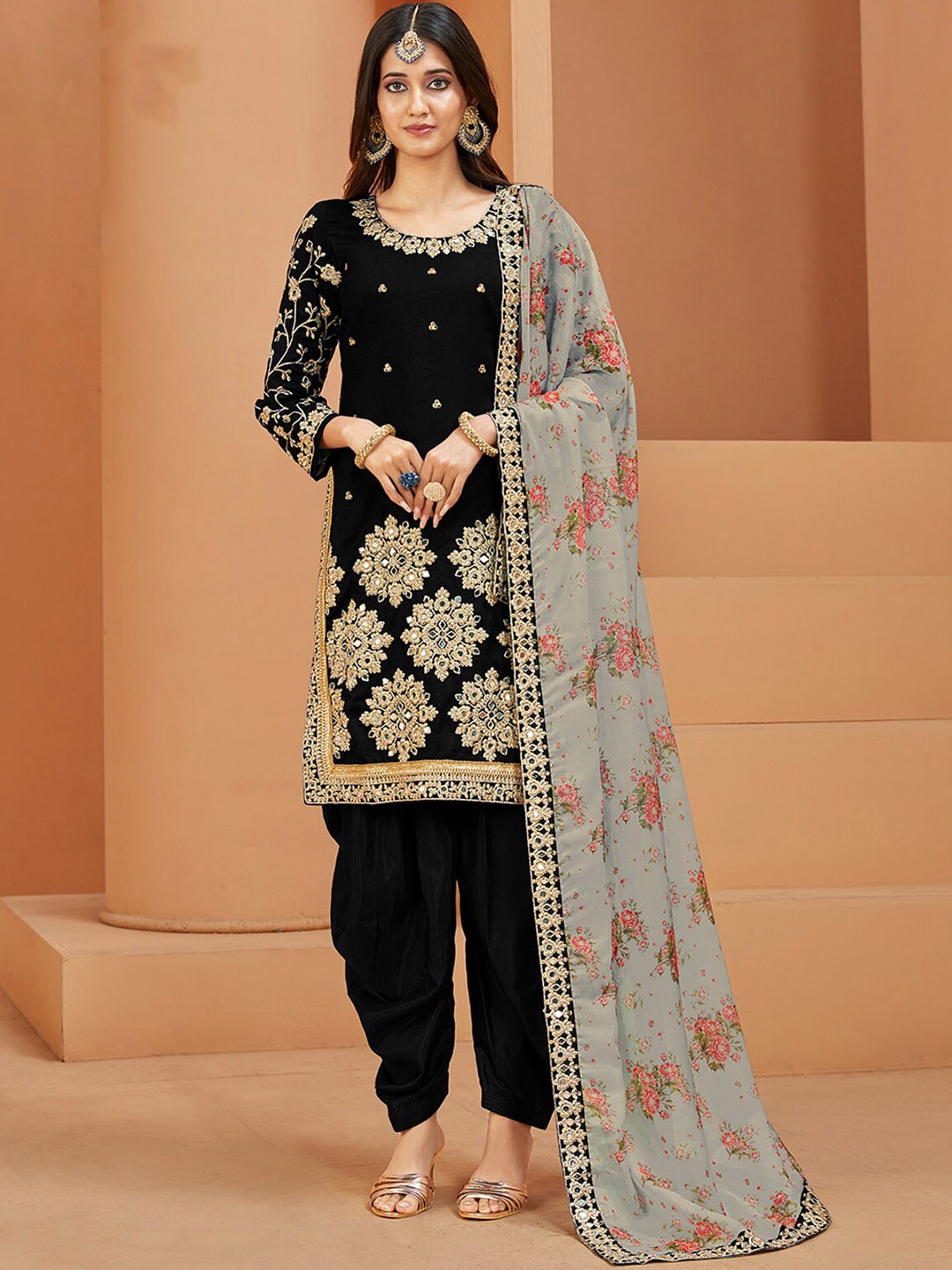 

ODETTE Floral Embroidered Mirror Work Kurta With Patiala & Dupatta, Black