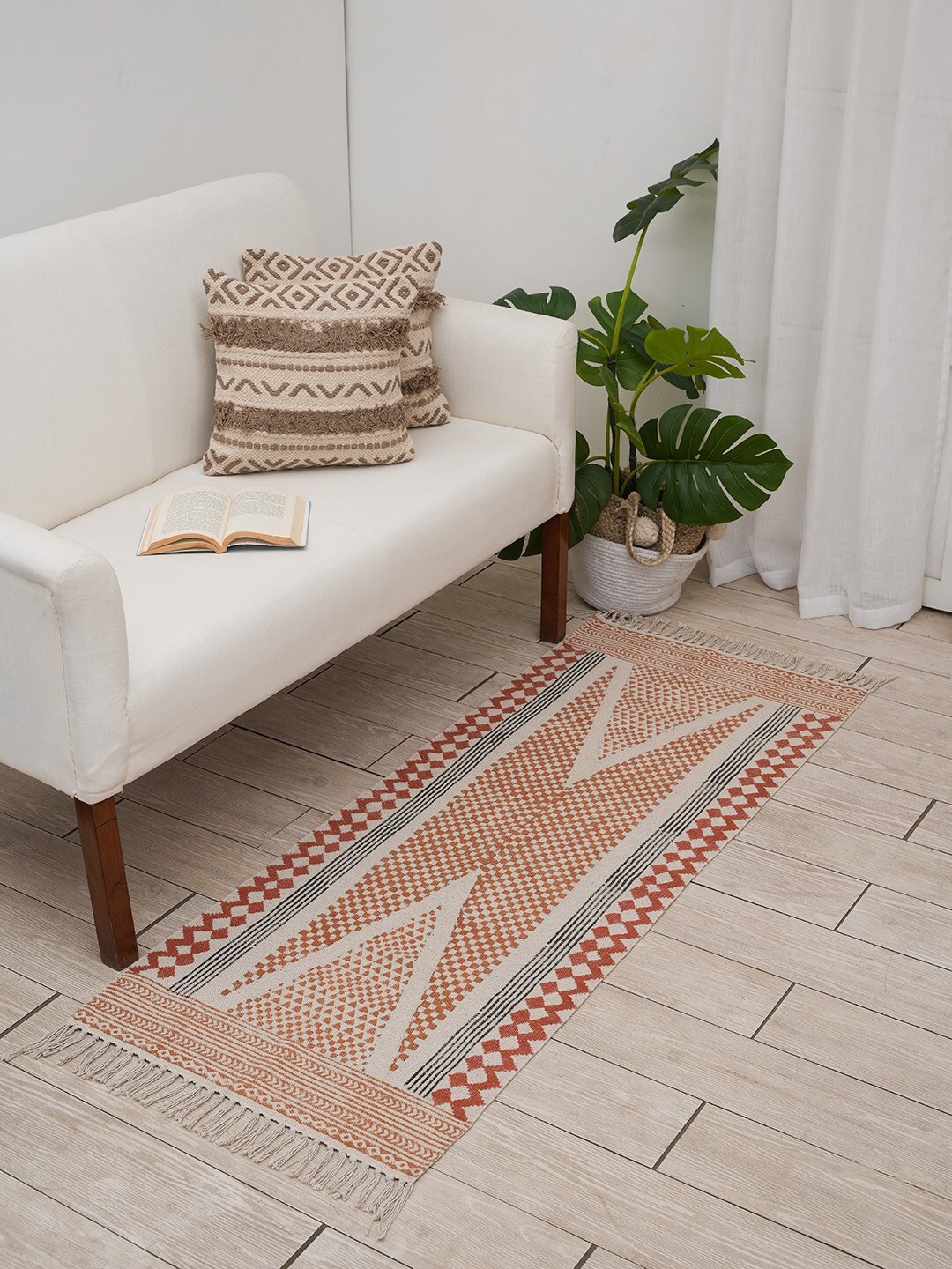 

Ariana Dari Peach-Colored & Off-White Geometric Block Printed Pure Cotton Carpet