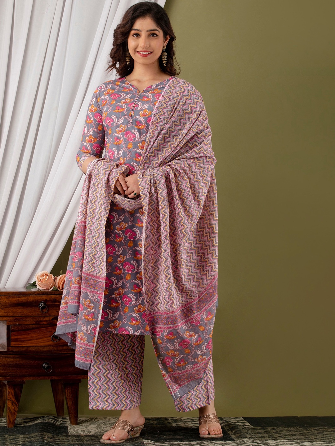 

Glorious Floral Printed V-Neck Kurta with Palazzos & Dupatta, Grey