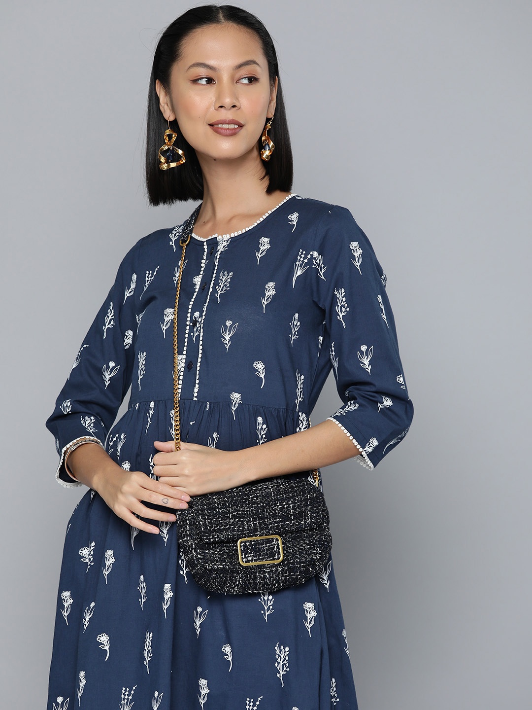 

HERE&NOW Women Floral Printed Kurta, Navy blue