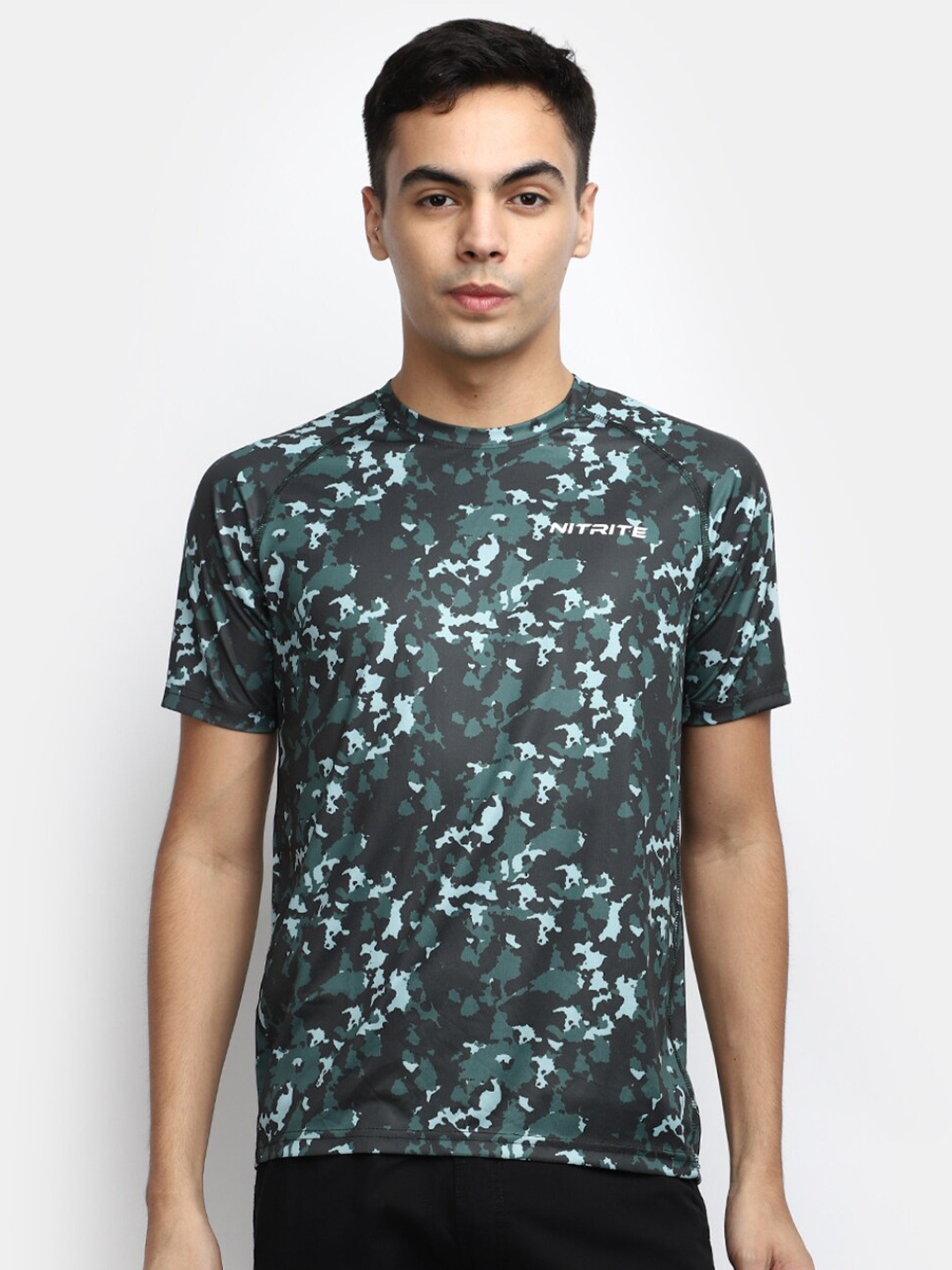 

V-Mart Men Camouflage Printed Slim Fit T-shirt, Green