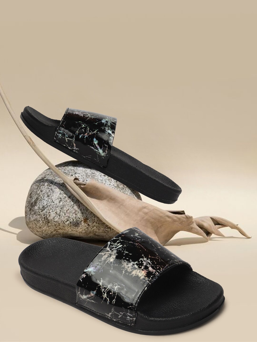 

Colo Women Printed Sliders, Black