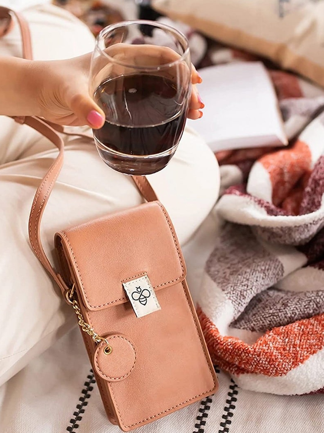 

THE MESSY CORNER Structured Sling Bag, Brown
