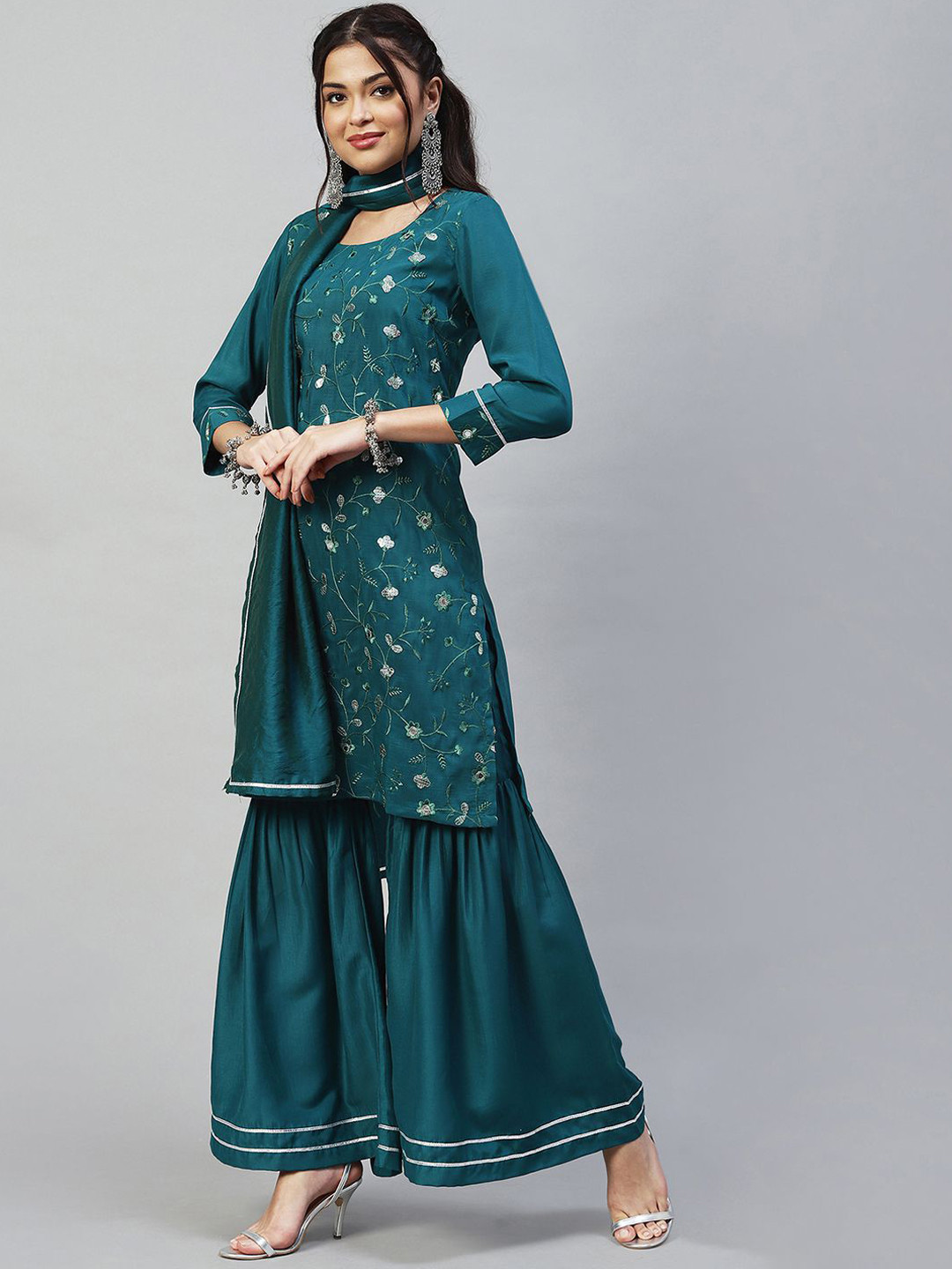 

SKYLEE Blue Ethnic Motifs Embroidered Regular Kurta with Sharara & With Dupatta, Teal