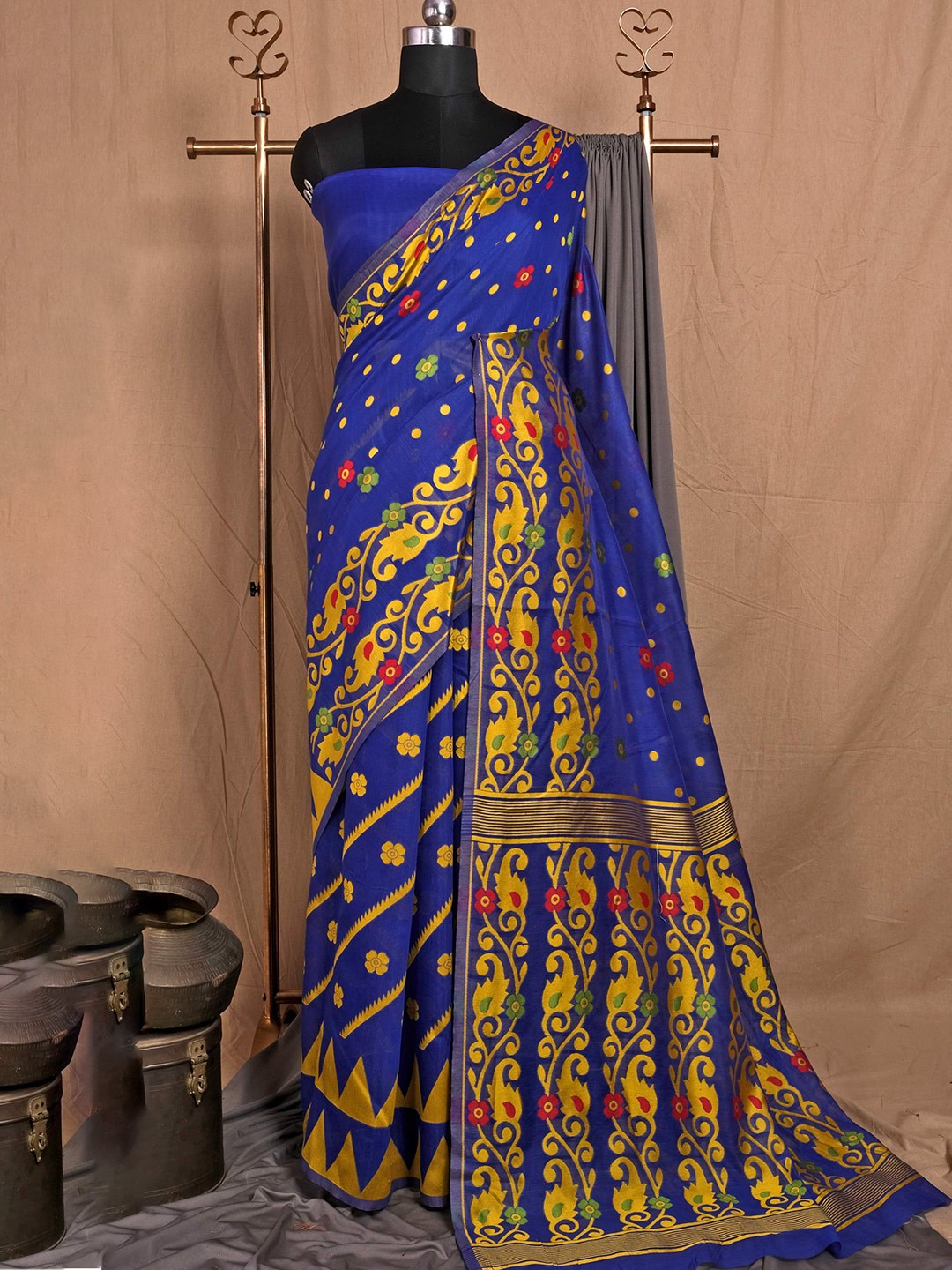 

Fashion Booms Floral Woven Design Pure Cotton Jamdani Saree, Navy blue