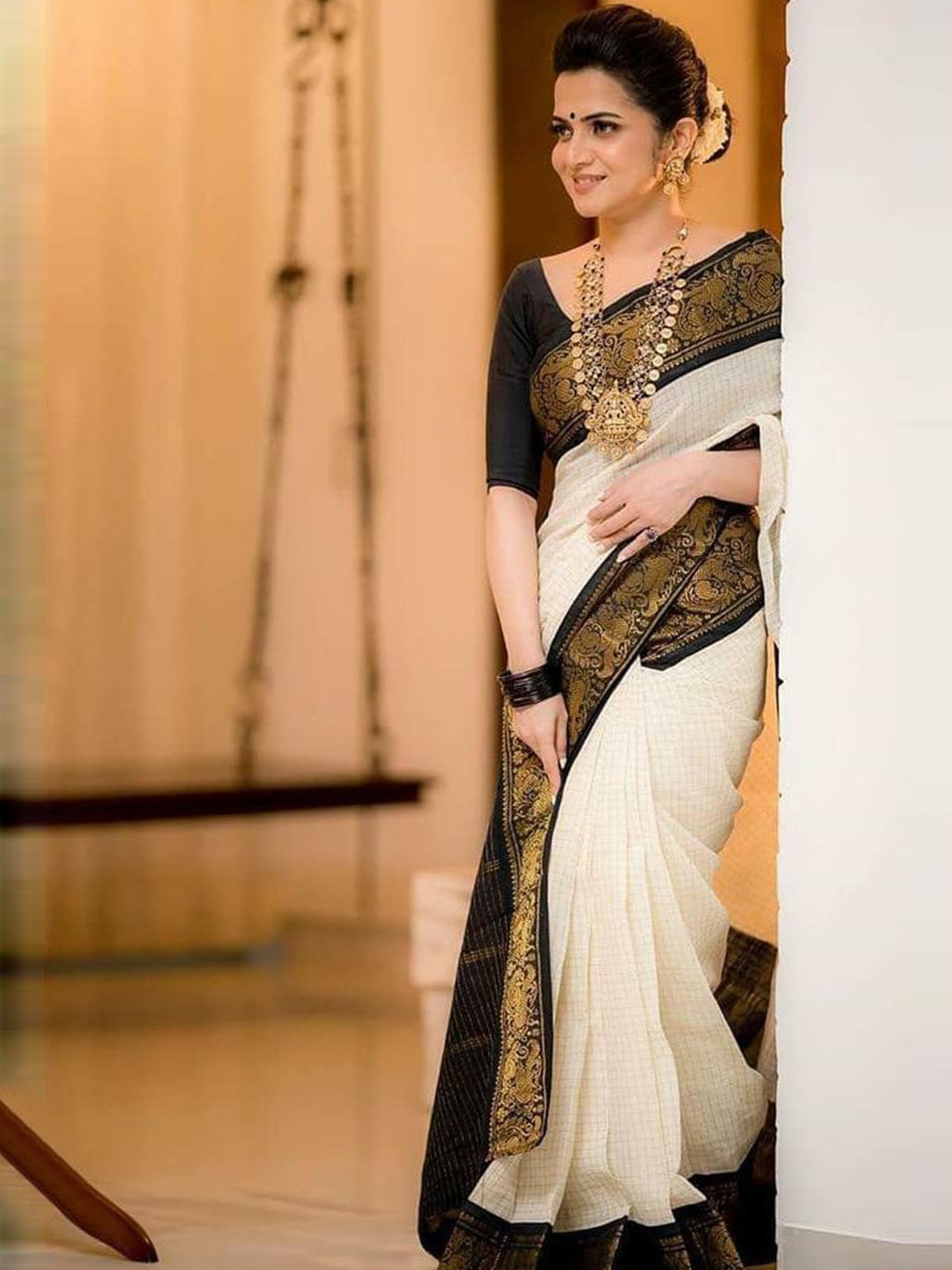 

Fashion Booms Checked Zari Pure Silk Banarasi Saree, White