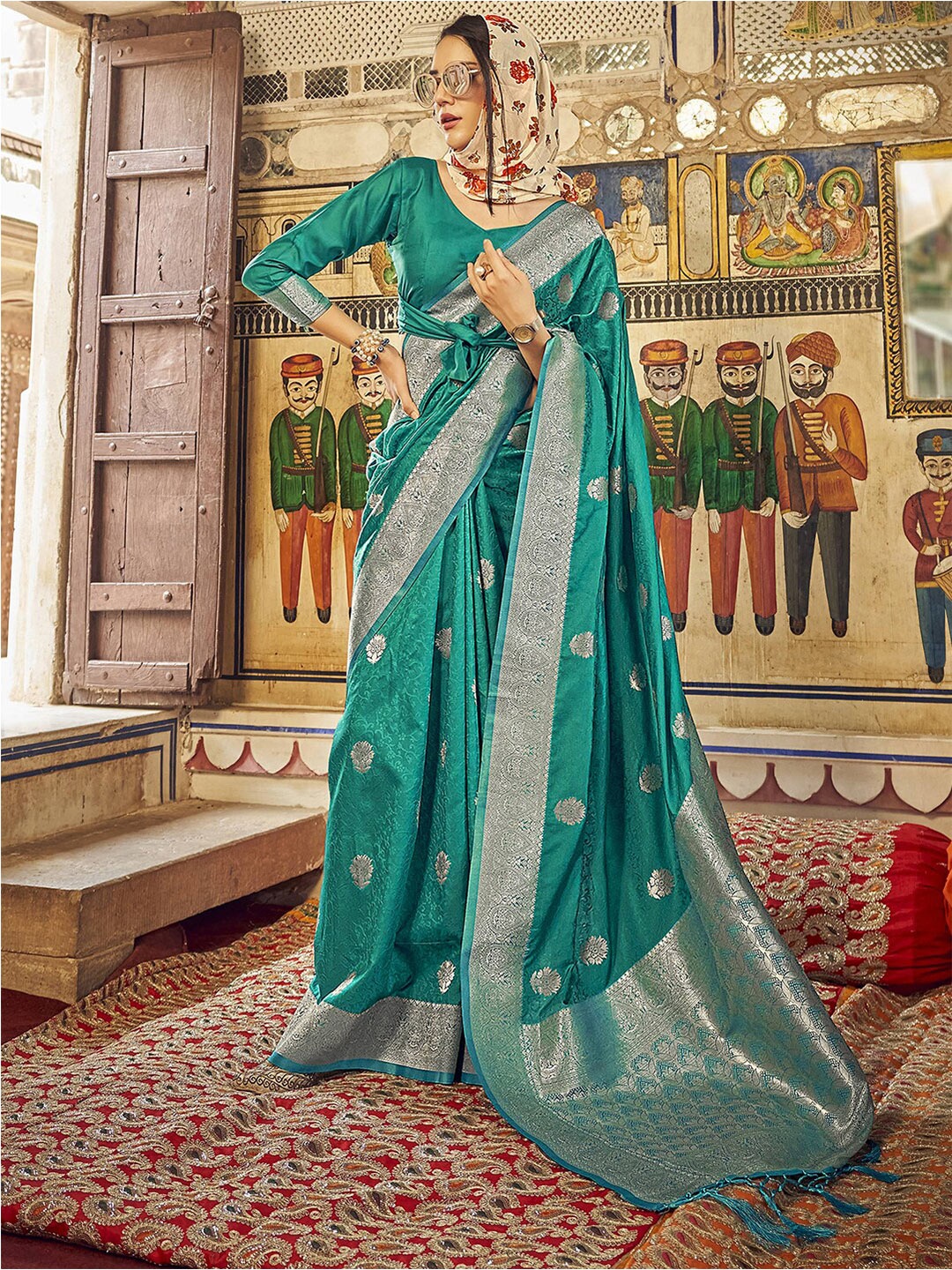 

Mitera Turquoise Blue & Gold-Toned Floral Woven Design Zari Banarasi Saree