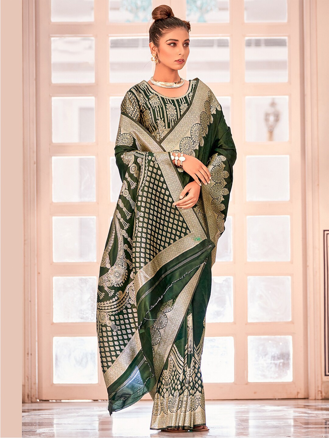 

Mitera Green & Gold-Toned Ethnic Motif Woven Design Zari Banarasi Saree
