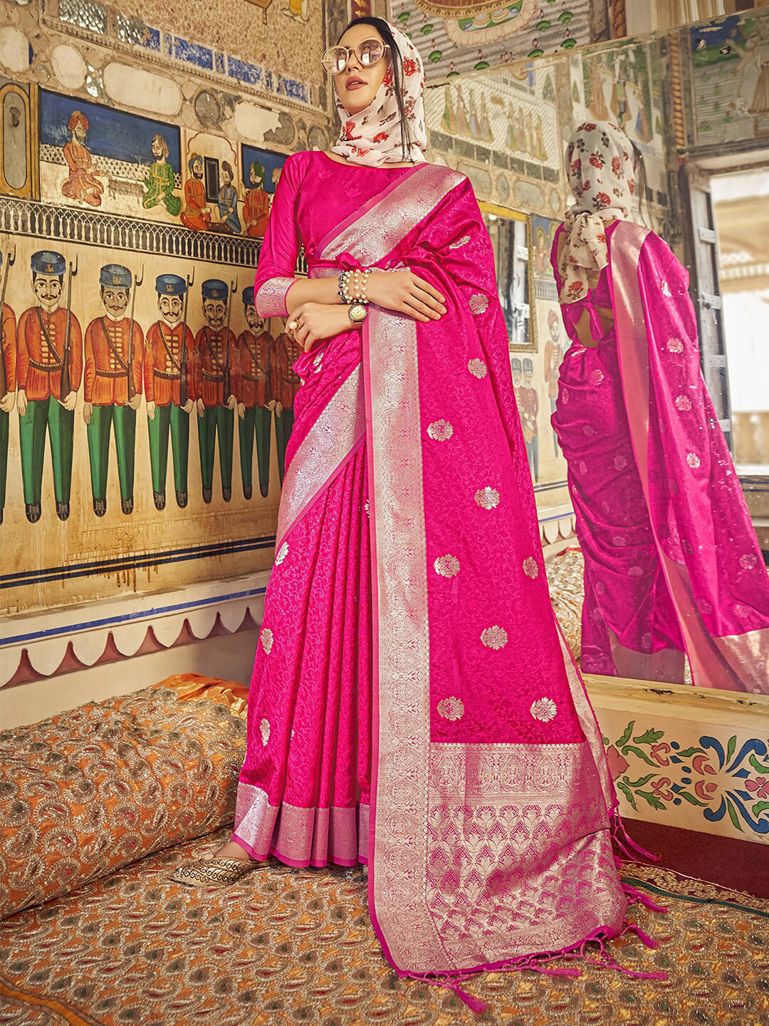 

Mitera Pink & Gold-Toned Floral Woven Design Zari Banarasi Saree