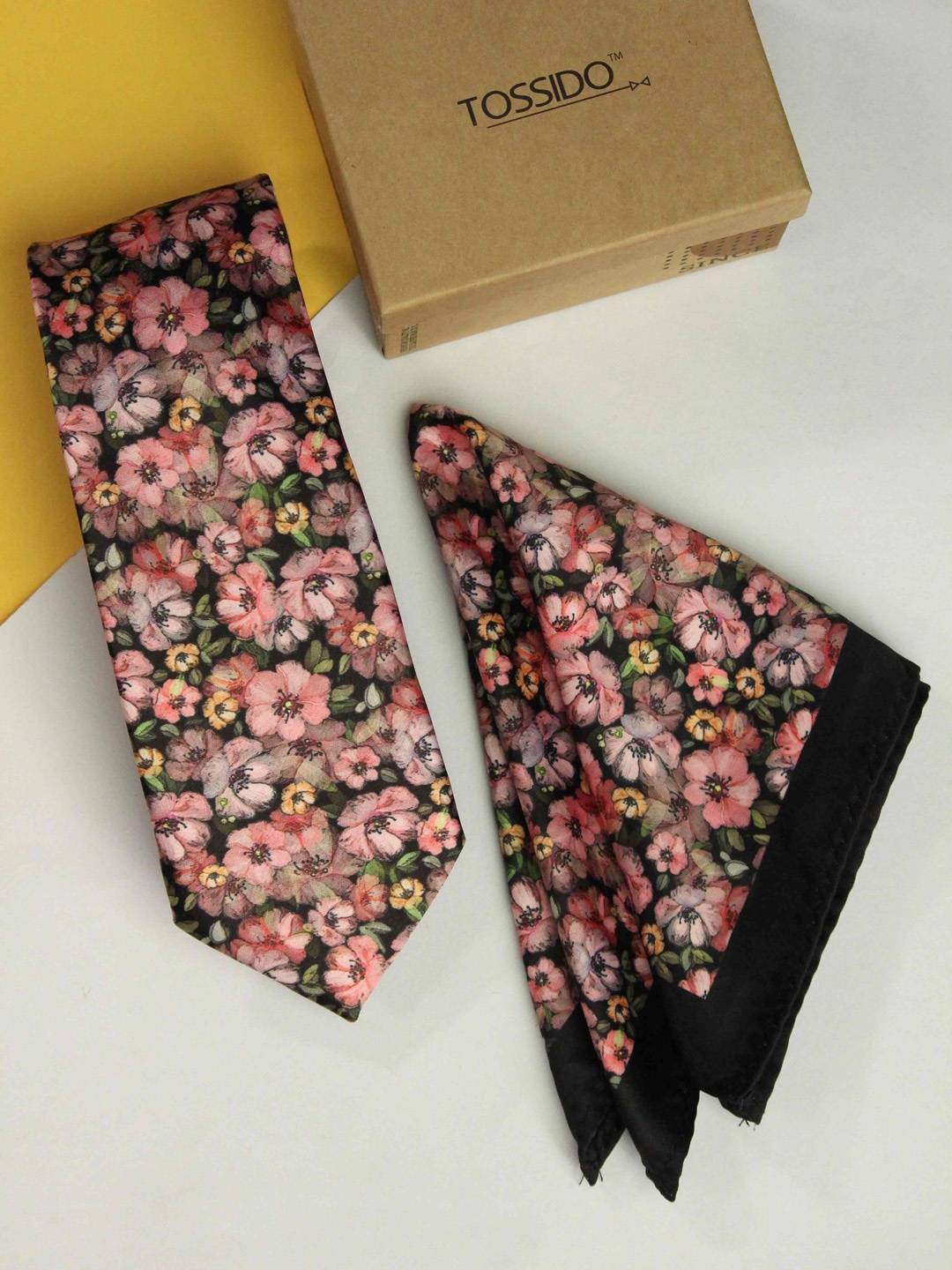 

Tossido Men Set Of 2 Floral Printed Accessory Gift Set, Pink