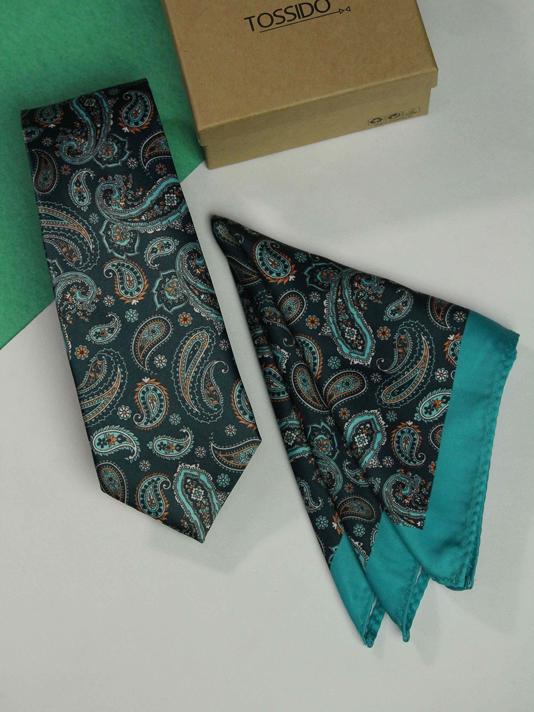 

Tossido Men Set Of 2 Paisley Printed Accessory Gift Set, Green