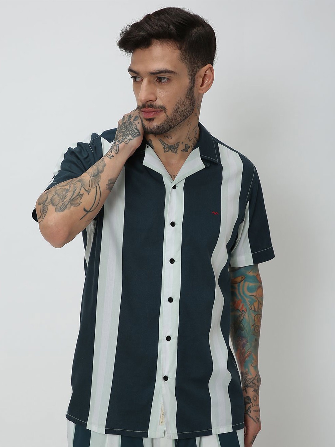 

Mufti Vertical Striped Spread Collar Casual Shirt, Green