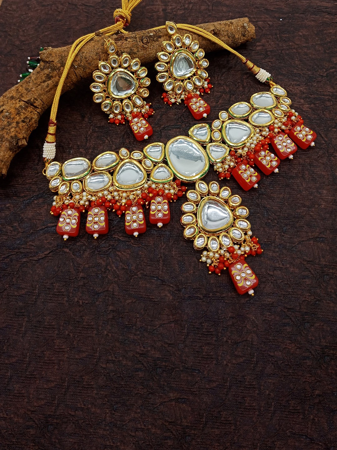 

AASHISH IMITATION Gold-Plated Kundan-Studded & Beaded Jewellery Set